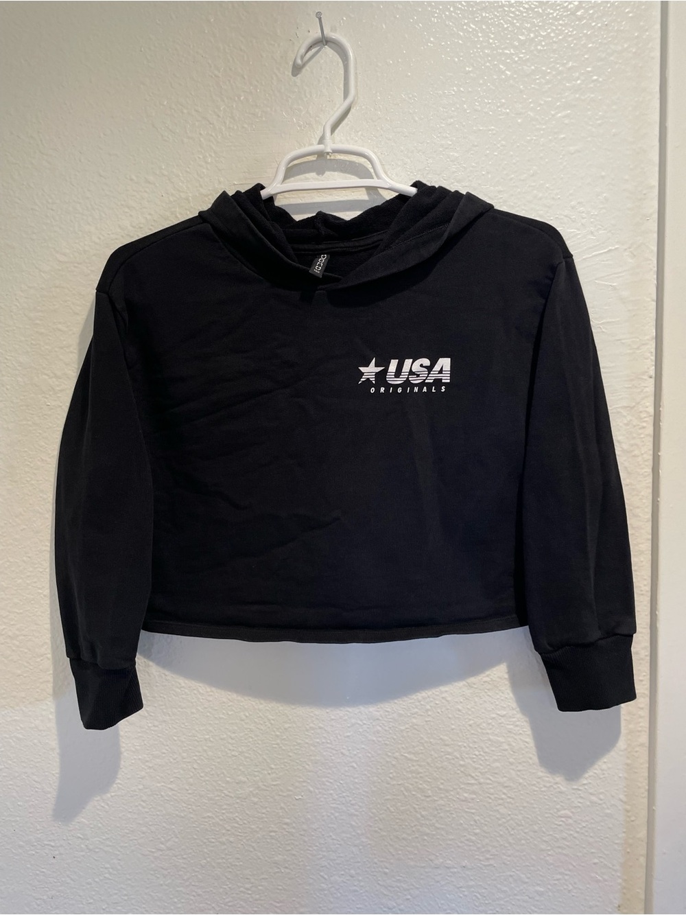 🌟 H&M Divided "USA Originals" Black Cropped Hoodie – Size Small! 🦅✨